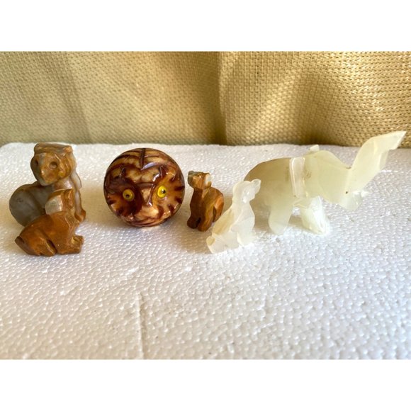Marble Hand Carved Alabaster Made In Italy lot of 6 figurines Elephant Dogs, - Picture 2 of 11